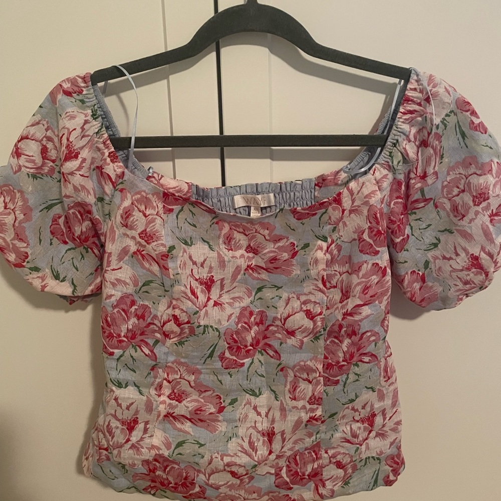 Wayf short sleeve floral smocked top. Great condition.